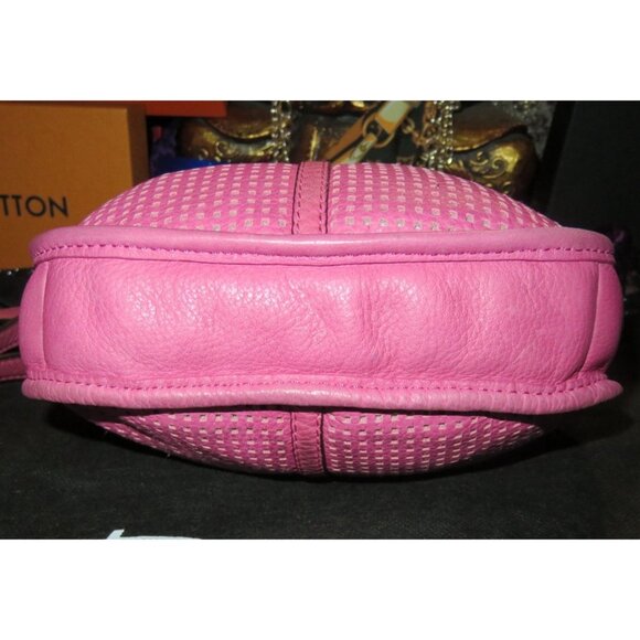 B. Makowsky Pink Lasercut perforated leather turnlock Crossbody Bag & dustbag - Picture 5 of 11